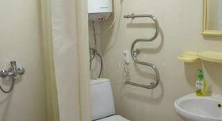 Гостиница Mini Hotel na Pikhtovom Адлер Двухместный номер с 2 отдельными кроватями-4